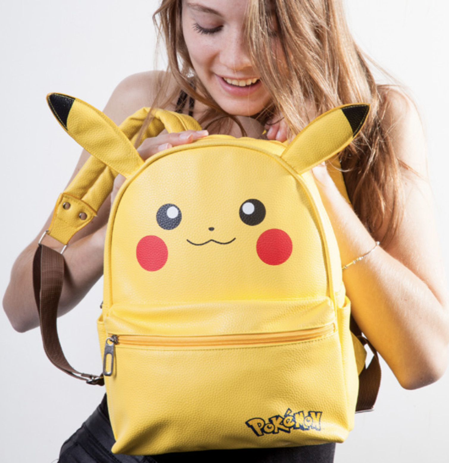 Взрослые портфели. Рюкзак difuzed Pokemon: Pikachu Lady. Рюкзак Пикачу Озон. Рюкзак Пикачу для школы. Вещи с Пикачу.