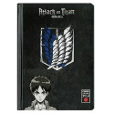 LIBRO DIARIO MEDIO COMIX ANIME ATTACK ON TITAN 17X12,5CM C/TANTI ADESIVI FRASI E VIGNETTE DIVERTENTI PANINI SCUOLA ITALY