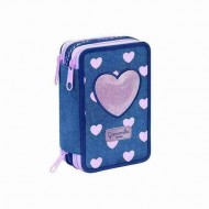 ASTUCCIO SCUOLA 3 ZIP CAMOMILLA CUORI E BATTICUORI DENIM CONTIENE45PZ.GIOTTO/TRATTO CANCELLIK/LYRA.DA SEVEN ITALY